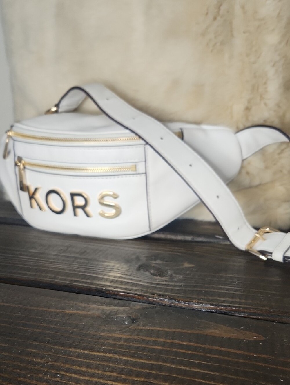Michael Kors White Leather KORS Crossbody Belt Bag with Gold Hardware - Picture 3 of 15